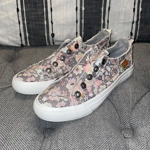 Slip-on sneakers